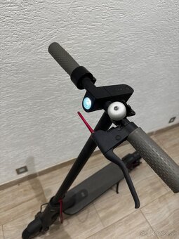 Elektrická kolobežka Xiaomi Mi Scooter - 3