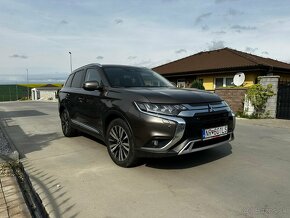 Mitsubishi Outlander - 3