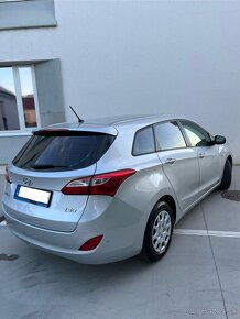 Hyundai i30 combi 1.6 crdi nová STK/Ek - 3