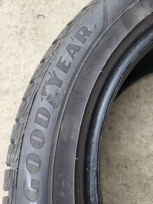 Zimná pneu GOODYER 215/55 R17 - 3