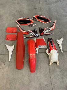 Plasty Honda + sedlo crf 250 2010 - 3