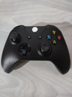 XBox ovládač - 3