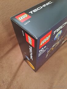 LEGO Technic 42179 Planéta Zem a Mesiac na obežnej dráhe - 3