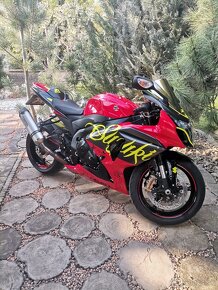 Suzuki GSXr 1000 - 3