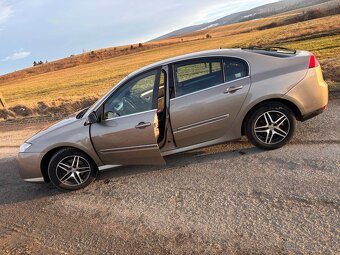 Renault Laguna 3 2.0 dci 110kW r.v. 2009 - 3