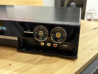 Philips DVDR5570H - 3