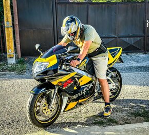 Suzuki GSXR 750 - 3