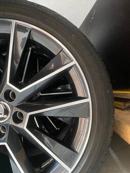 Originálne elektróny Škoda s pneumatikami 215/40 R17 - 3