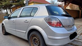 Predám Opel Astra h 1.4 - 3