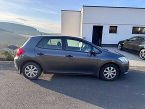 Toyota Auris 1.4 I VVT-i Terra Cool - 3