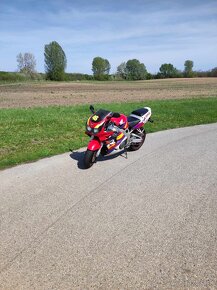 Honda CBR 900 rr - 3