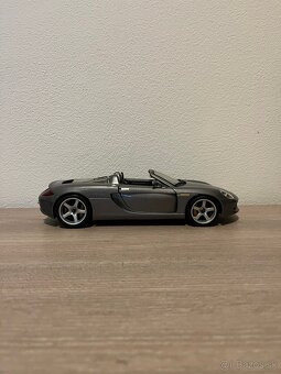 1:18 Porsche Carrera GT MAISTO PREMIERE EDITION - 3