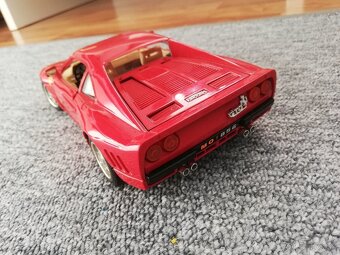 1:18 FERRARI GTO Bburago - 3