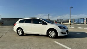 Predam Opel Astra Sports Tourer, 1. majitel, kupene na SK - 3