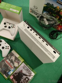 Xbox one S s dvoma ovladačmi + hry - 3