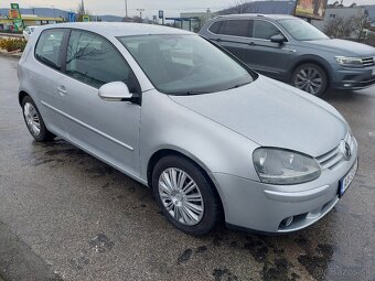 Volkswagen Golf 1.6 FSI Comfortline - 3