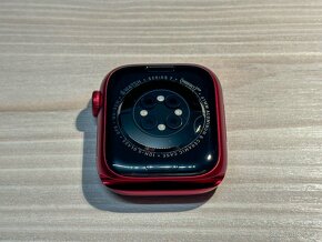 Apple Watch 7 - (PRODUCT)RED - 3