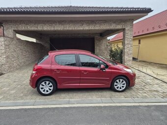 Peugeot 207 1.4 benzín - 3