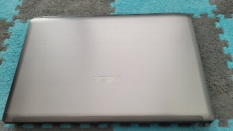 Predám 17.3" notebook Asus NVIDIA GT 540 s SSD - 3