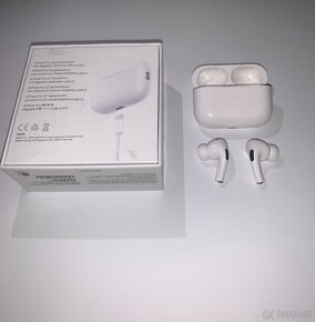 Biele air pods pro - 3