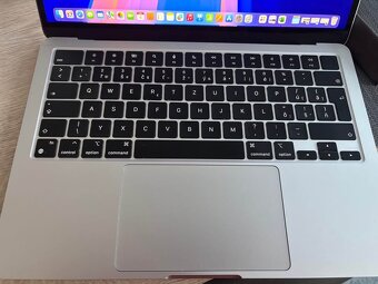 Apple Macbook Air 13" M2 SK 2022 Strieborný - 3