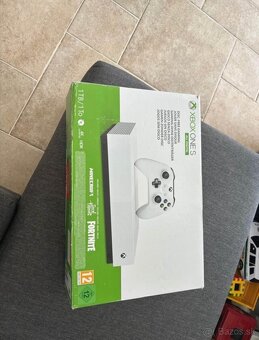 Xbox One S 1TB All Digitall - 3