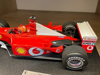 1:18 Ferrari F2002 Michael Schumacher (Hot Wheels) - 3