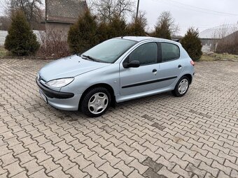 Peugeot 206 1.1 benzín - 3