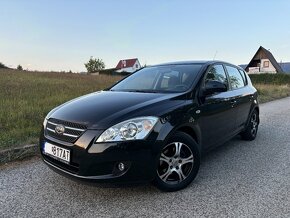 Kia Cee´d 1.4 ( benzín ) Nová STK 139 000 km Kúpené v SR - 3