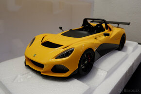 Lotus 3 Eleven Roadster Yellow AUTOart 1:18 - 3