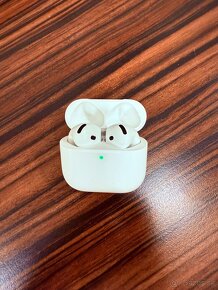 AirPods 4 - 3