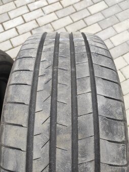 Predám dve letné pneu Bridgestone 255/55r19 - 3