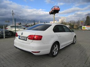 Volkswagen Jetta 1.6 TDI Trendline - 3