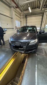 Audi Q7 3.0 TDI 171kw 7.mist rv 06 na pružinách vada DPF - 3