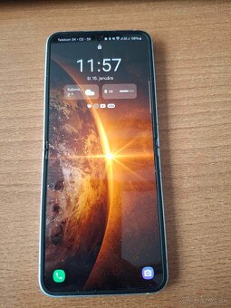 Predám Samsung Galaxy Z Flip 6 12GB RAM/256GB + obal - 3