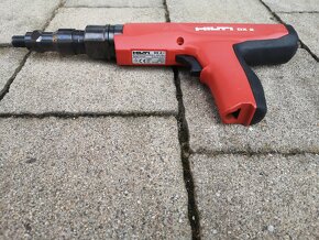 Hilti DX 2 Prachom pohanany vsadzovaci prístroj Cena 199€ - 3