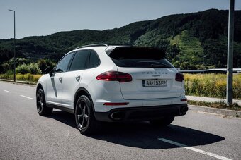 Porsche Cayenne - 3