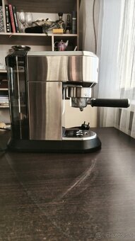 Kavovar DeLonghi Dedica EC685.M - 3