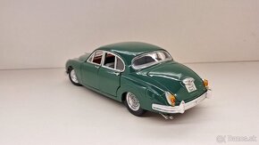 1:18 JAGUAR MARK II - 3