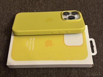 iPhone 16 Pro Silicone Case - 3