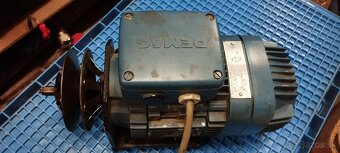 Elektromotor 0,55kW 1355ot. 220/380V - 3