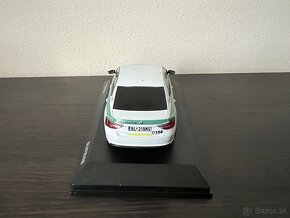 Skoda Superb III 1:43 Policia SR - 3