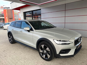 Volvo V60 Cross Country 2.0 D4 190 AWD MOMENTUM A/T - 3