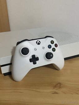 xbox one s 500gb + 2 hry - 3