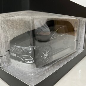 1:18 NZG Mercedes Benz EQS - 3