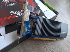 Grafické karty GeForce®GT + NVIDIA Quadro - 3