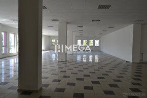 PRENÁJOM-Obchodný priestor v centre mesta Humenné-420m2 - 3