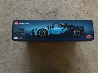 LEGO Technic: Bugatti Chiron (42083) - 3