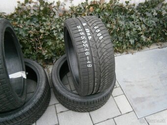 Predám 4x zimné  pneu Michelin 2x 255/35 R19 a 275/35 R19 - 3