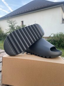 Yeezy Slides Onyx - 3